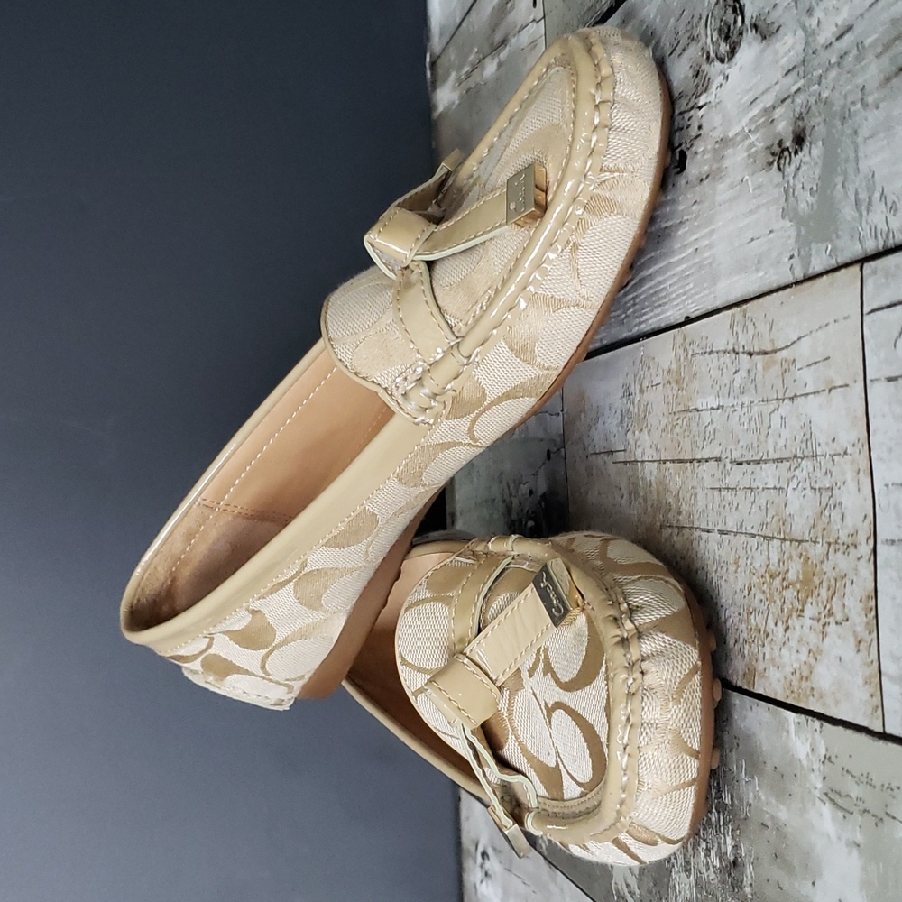 Coach Frida Signature Loafers size 8.5 B